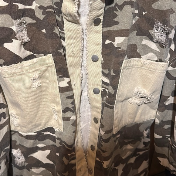 POL button up - Picture 4 of 6